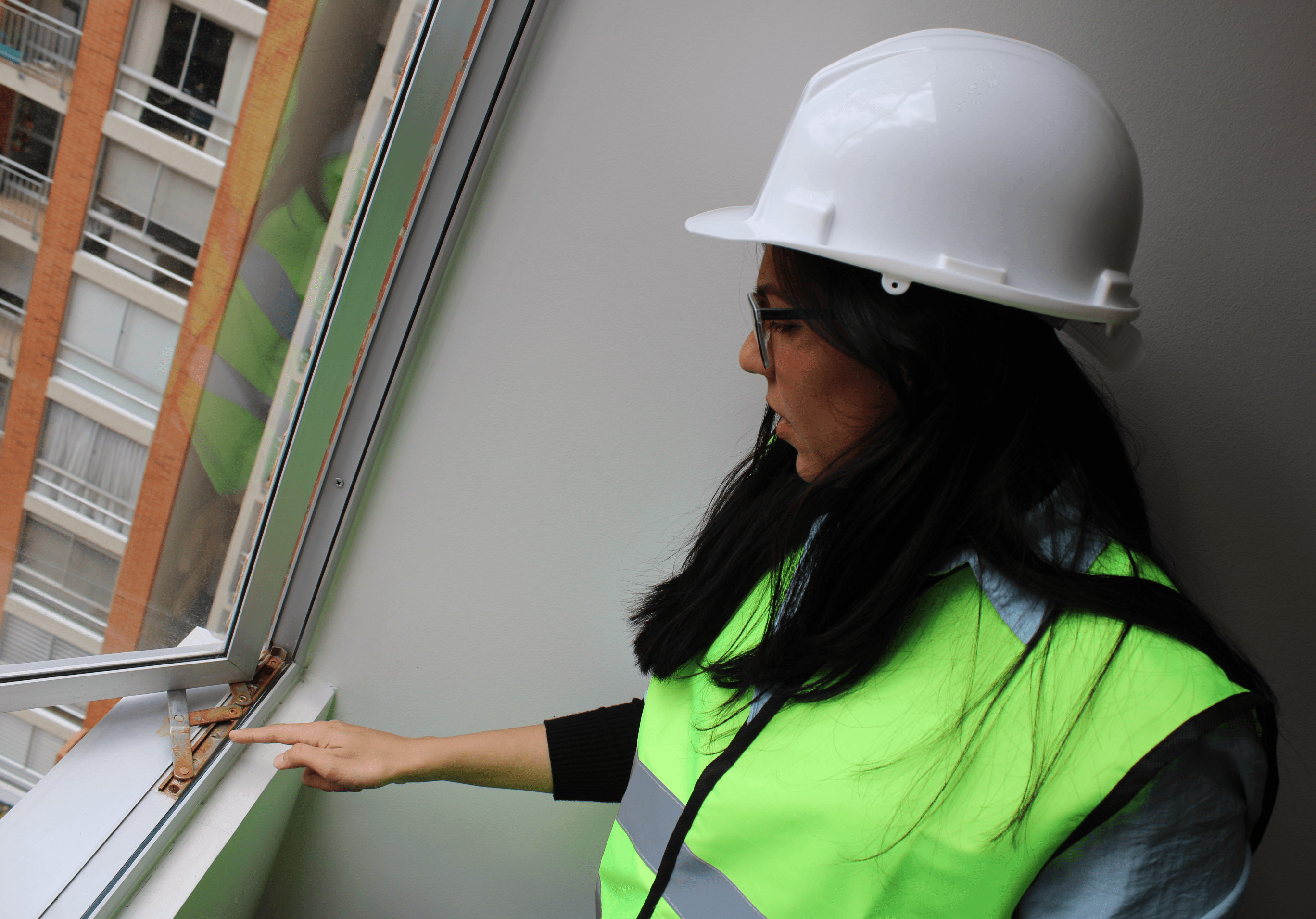 Inspección técnica de inmuebles en Bogotá — detalle de acabados